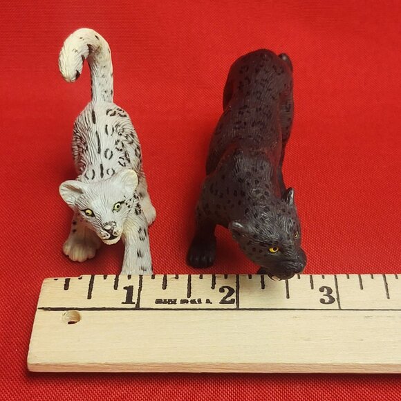 Black Panther Snow Leopard Cub Figures Two Animal figurines - Picture 7 of 11